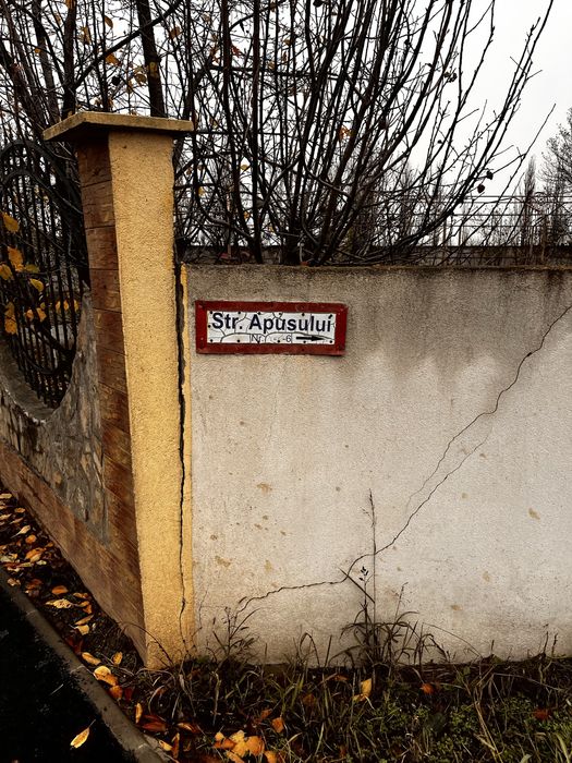 Vand teren intravilan 1000 mp