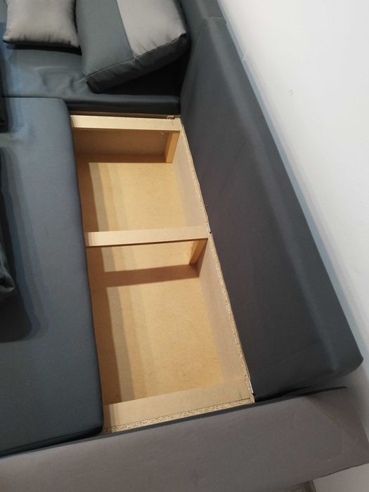 Vand canapea in forma de L