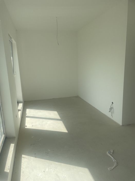 Vand casa Sub-Coasta (in spate la OMV)