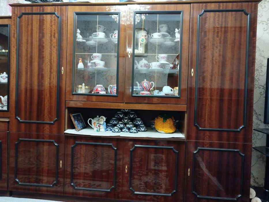 Продаётся Сервант Немецкий