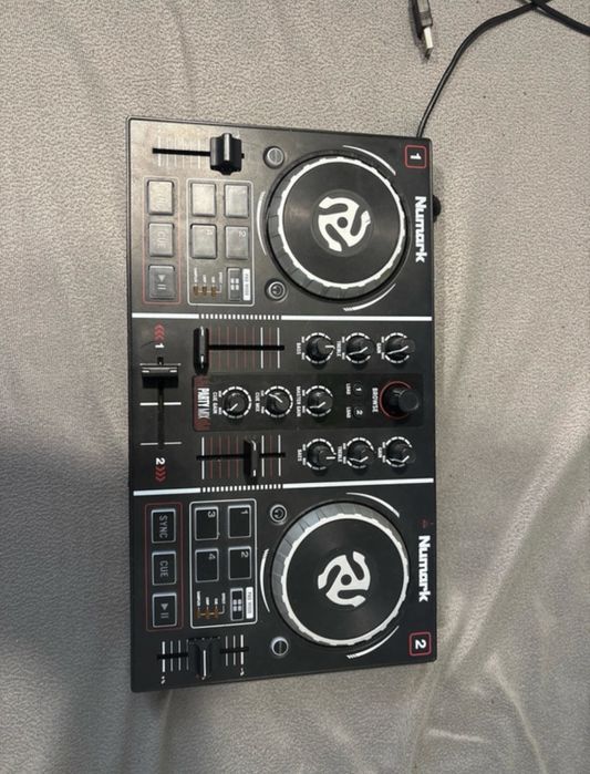 Vand mixer Numark de incepatori