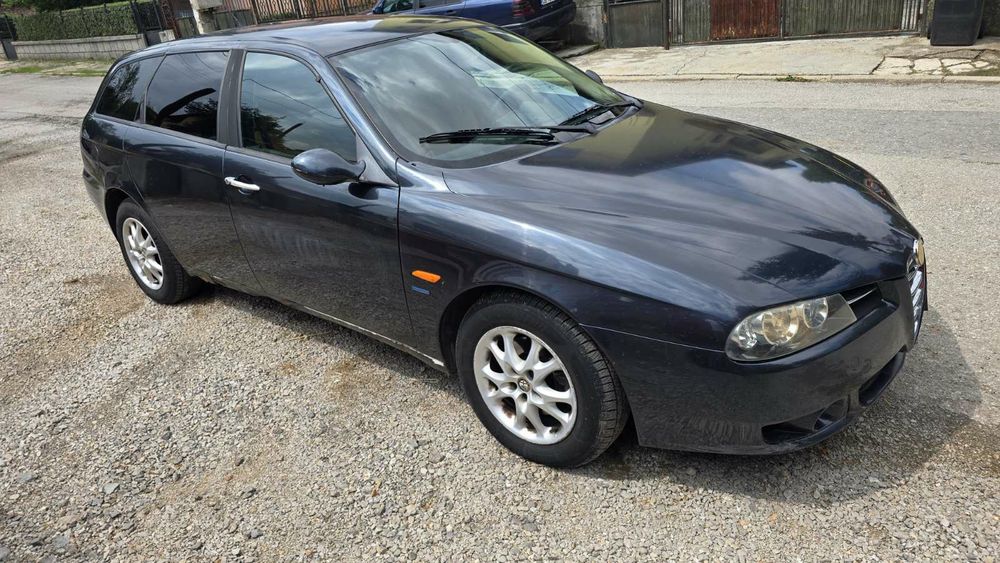 Продавам Алфа ромео 156sw цяла за части или на части