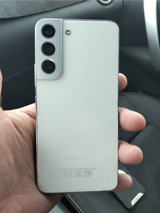 Samsung S22 8/128gb