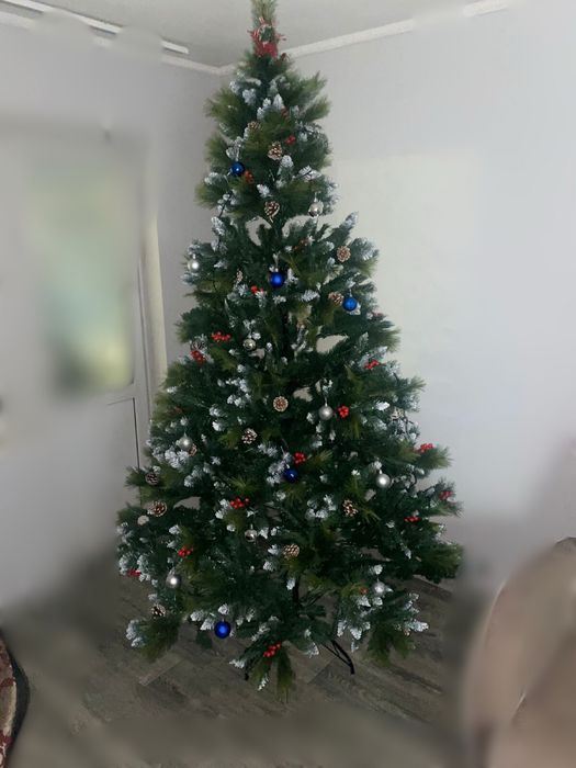 Елка искуственная