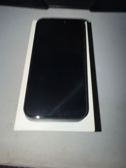 Продава се iPhone 15