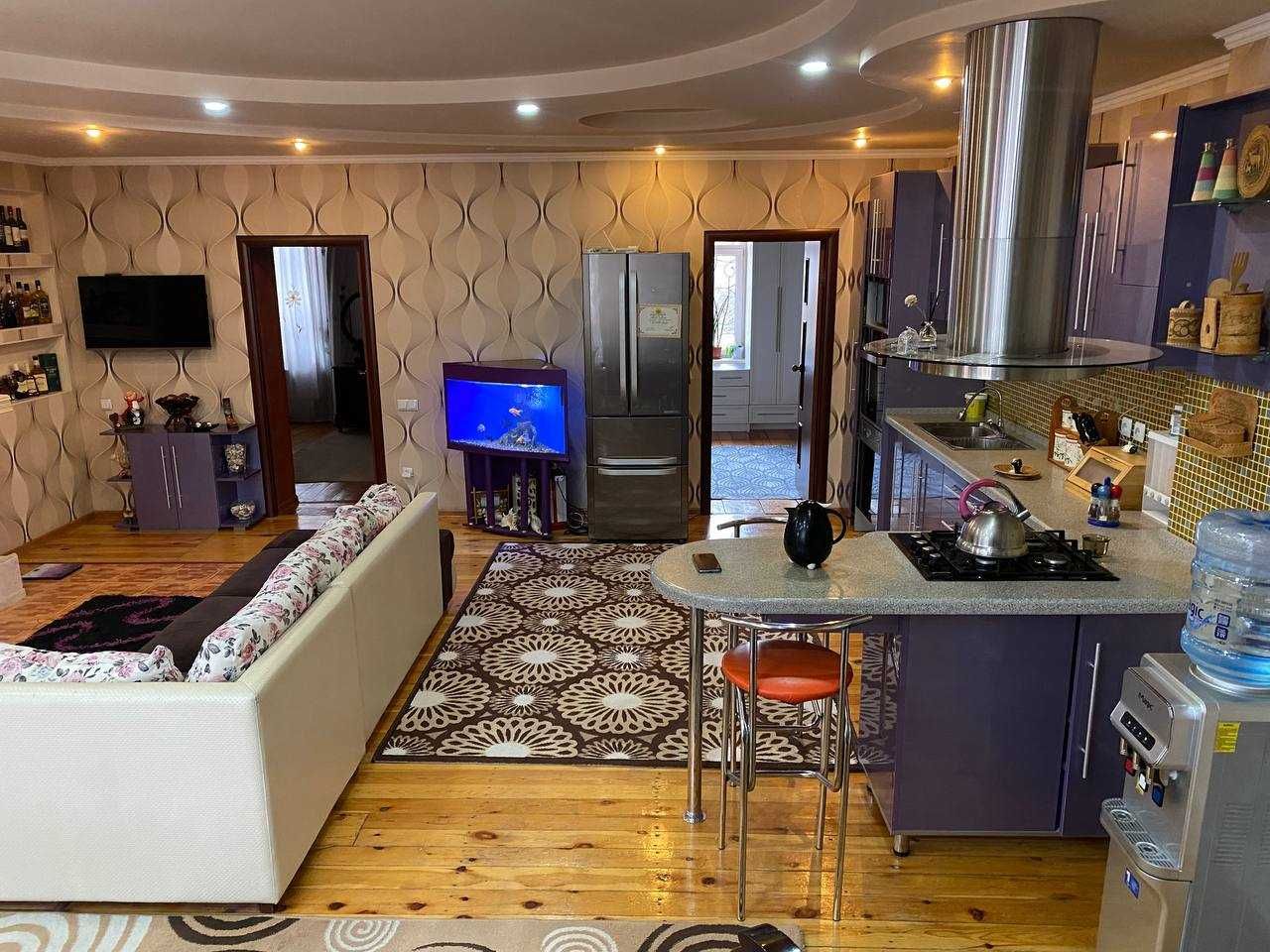 Мирзо Улугбекский район. Продаётся дом. 3.2 Сотки.  Ориентир UZ kabel