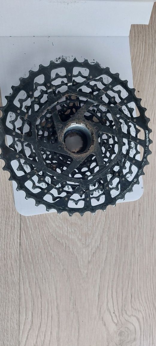 Caseta Sram 1150 11 viteze 10-42 si foaie Race Face