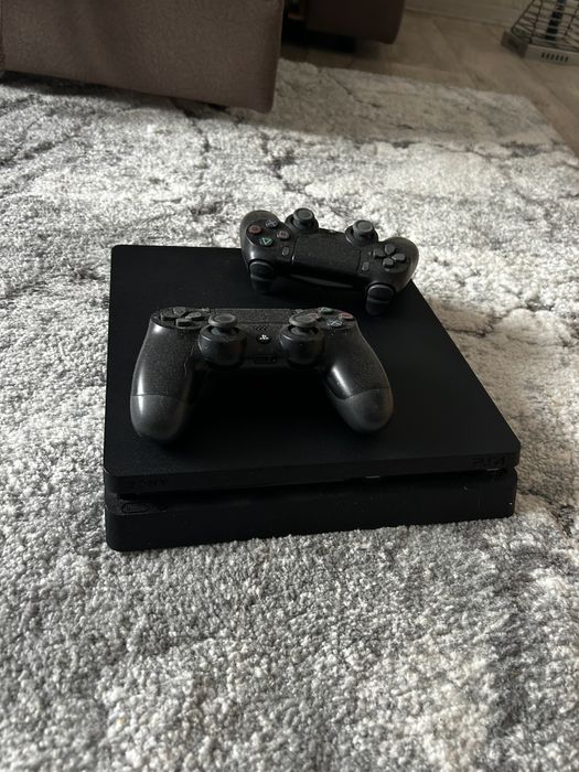 Продам ПС 4 с Игроми