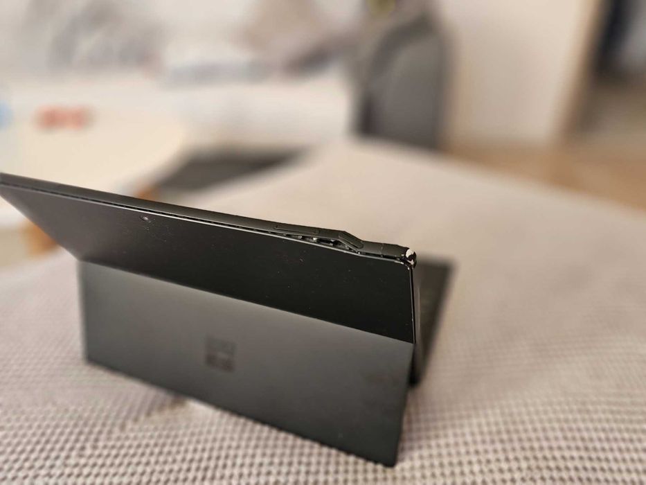Продава Microsoft Surface pro 7 | i7-1065g7 1.50GHz | 16gb Ram | 512Gb