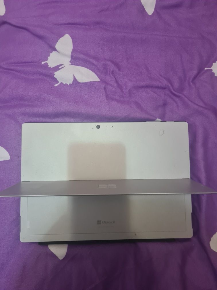 Microsoft Surface pro 4 8gram