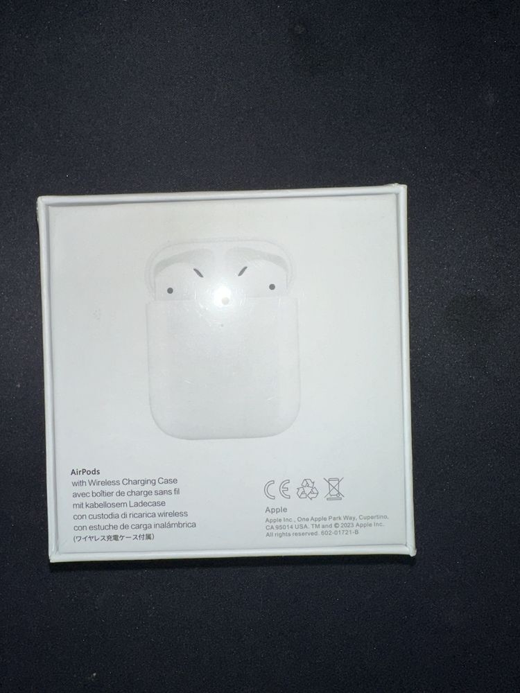 Apple AirPods mag safe