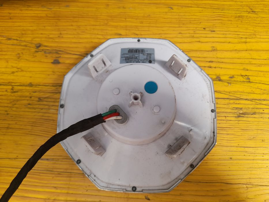 Емблемата MG 100лв