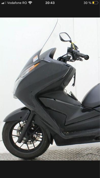 Maxiscuter moto honda forza nss300