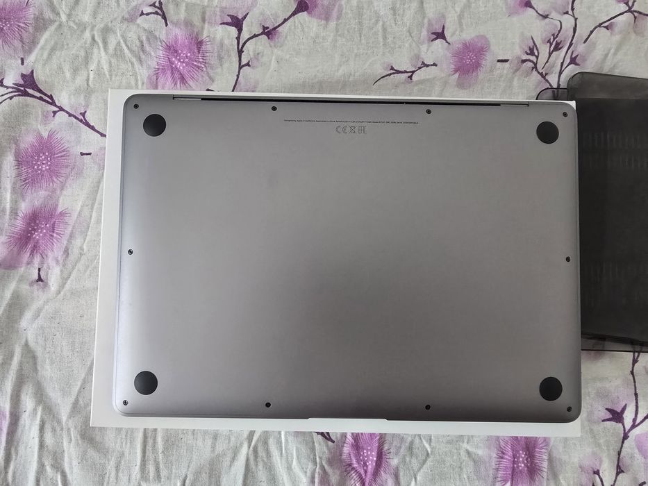 Macbook Air M1, 8c cpu/8c gpu, Ram 8gb, SSD 512gb