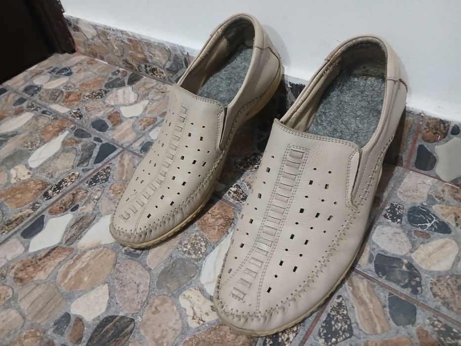 Pantofi barbati din piele naturala tip mocasini masura 43 in stare fb