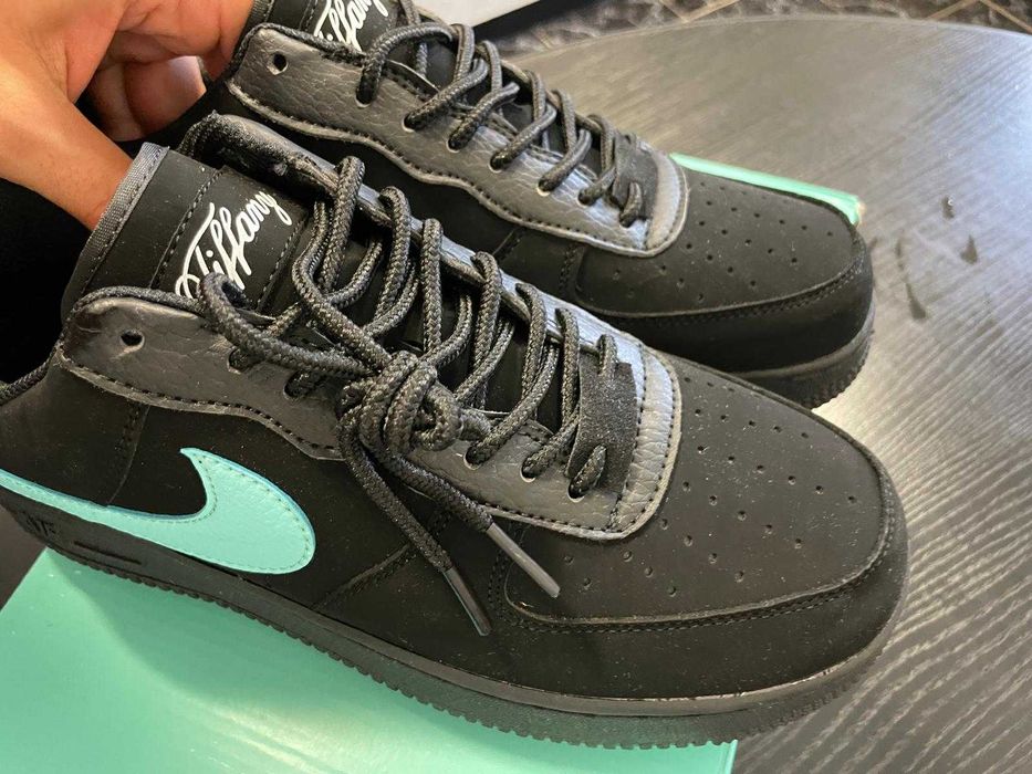 Adidasi Nike Air Force Tiffany, pe negru, marimea 42, noi in cutie