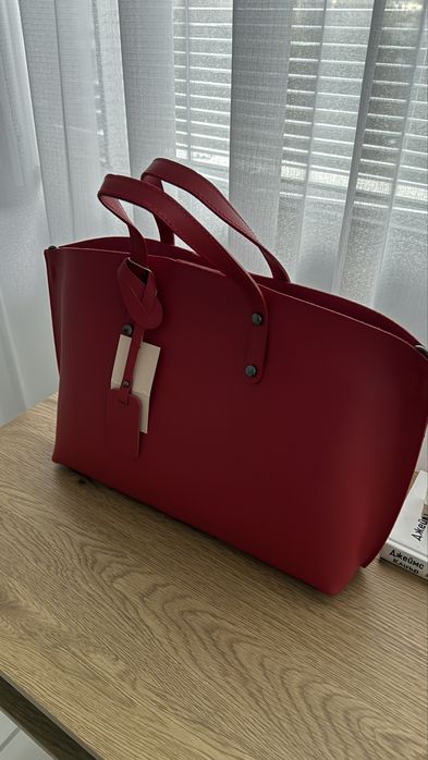 Луксозна Италианска Чанта от Естествена Кожа,