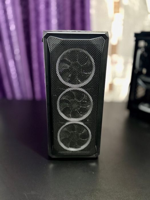 Carcasa gaming iONZ KZ10 + sursa Corsair 750W