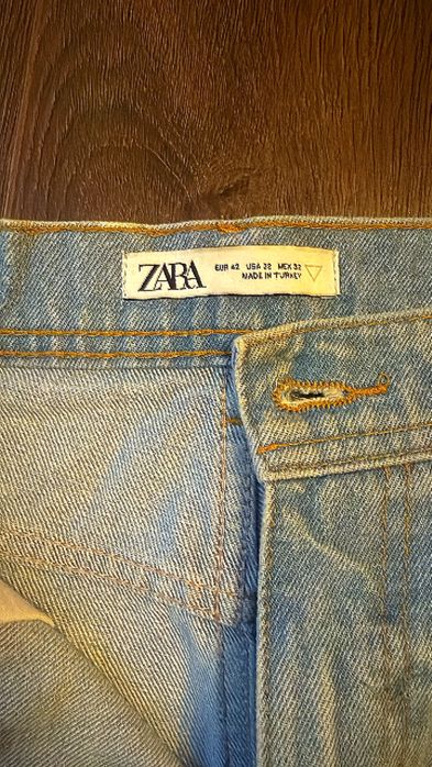 Blugi    Zara
