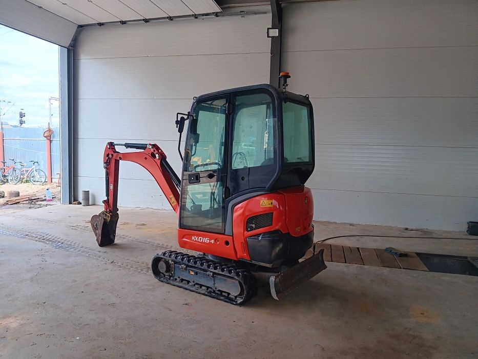 Vând miniexcavator kubota kx016-4