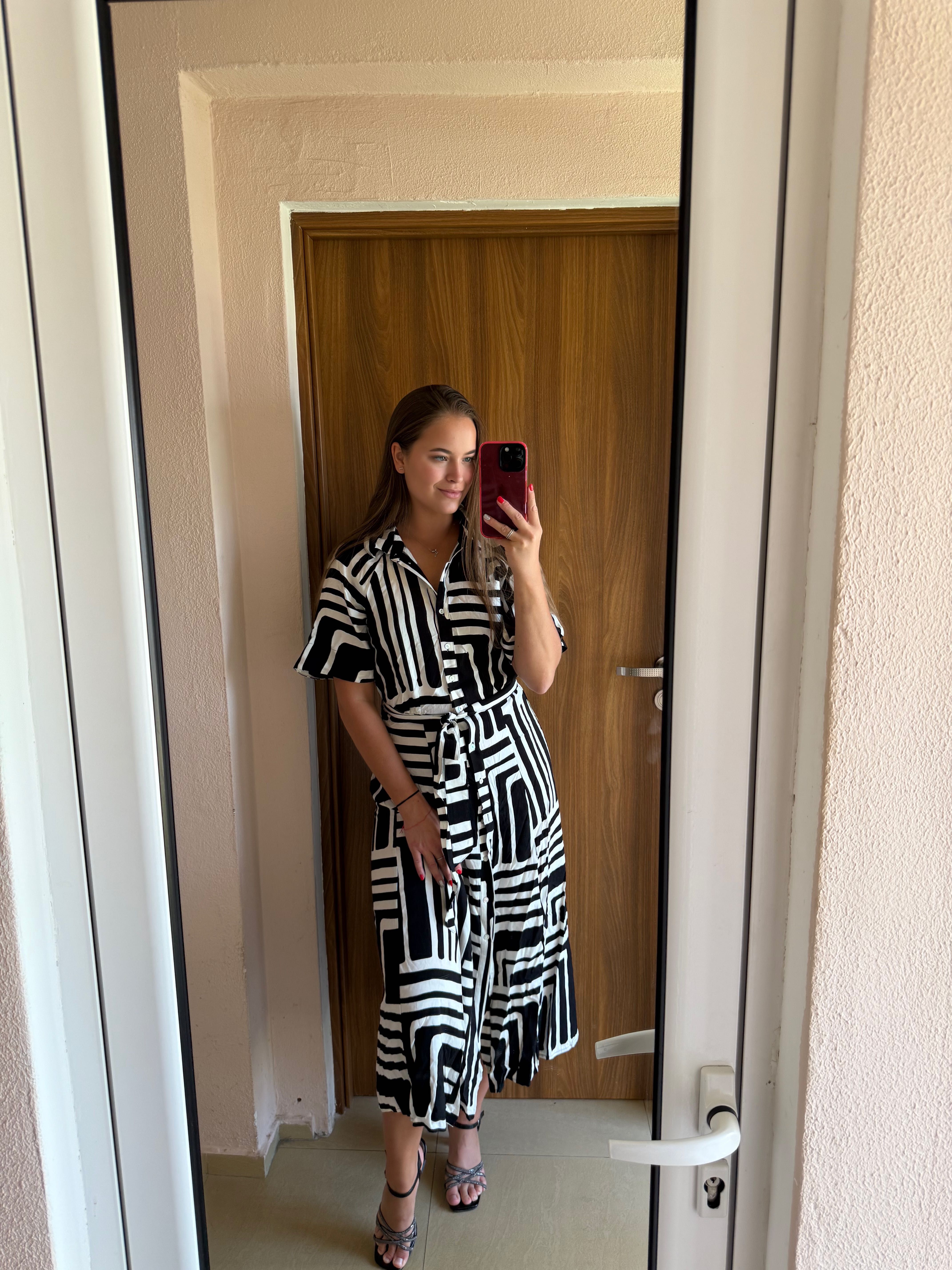 Черно-бяла рокля H&M – размер XS