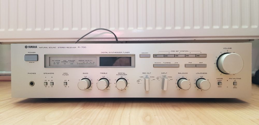 Amplificator Yamaha R-700. Vintage, (statie amplificare)