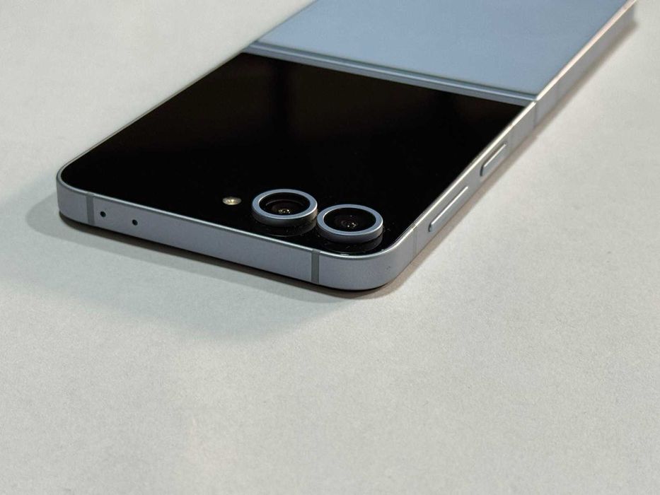 Мобилен телефон Samsung Galaxy ZFlip6