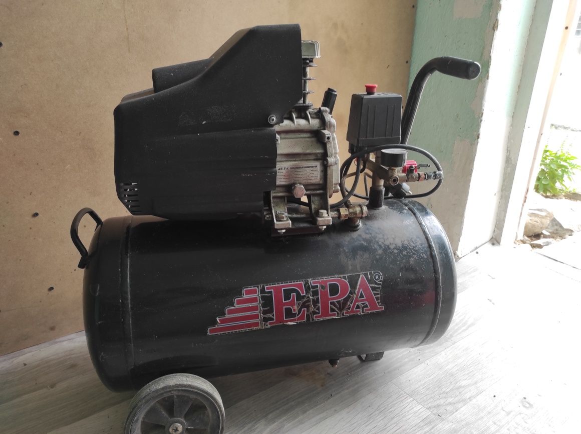 Компрессор 2 шт сотилади Kompressor sotiladi 2 dona  EPA 50 L va 30 L