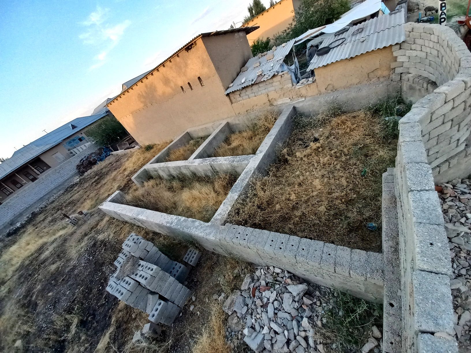 Uchastka sotiladi