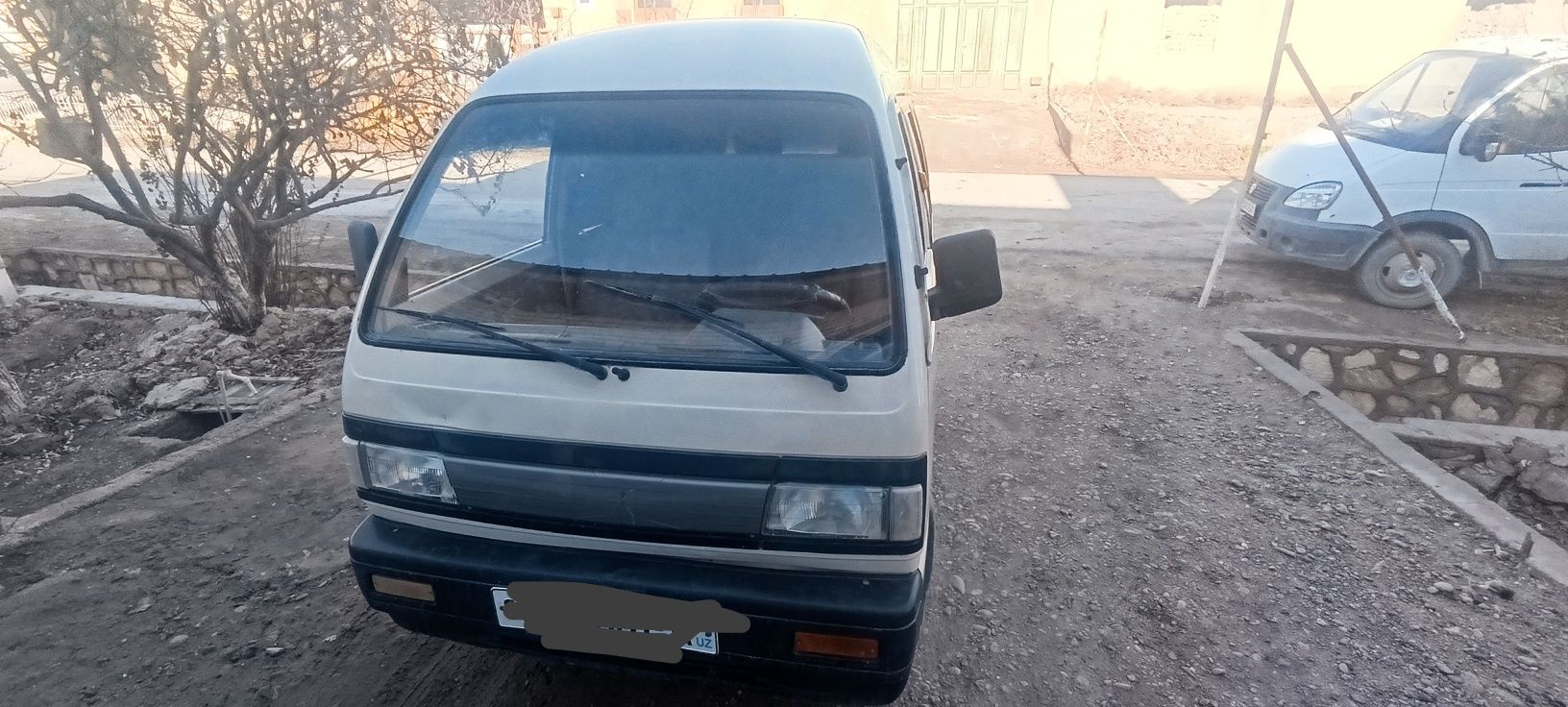 Damas sotiladi tez va arzon
