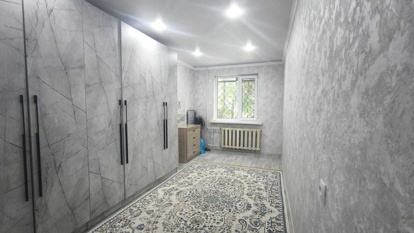 Продаю 2 ком квартиру по ул. Абая (3 мкр)