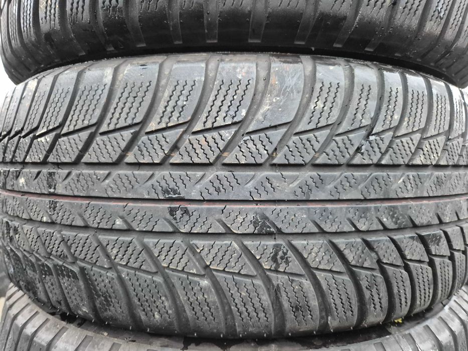 4 Anvelope de IARNA - 215/55/17 - BRIDGESTONE - Stare F BUNA DOT 2021