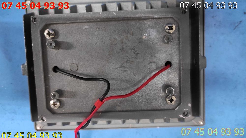 proiector led 30w pe baza din aluminiu la 30v alimenator inclus