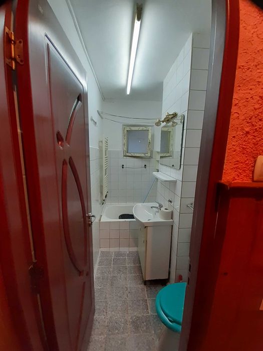 Inchiriez garsoniera micro 4