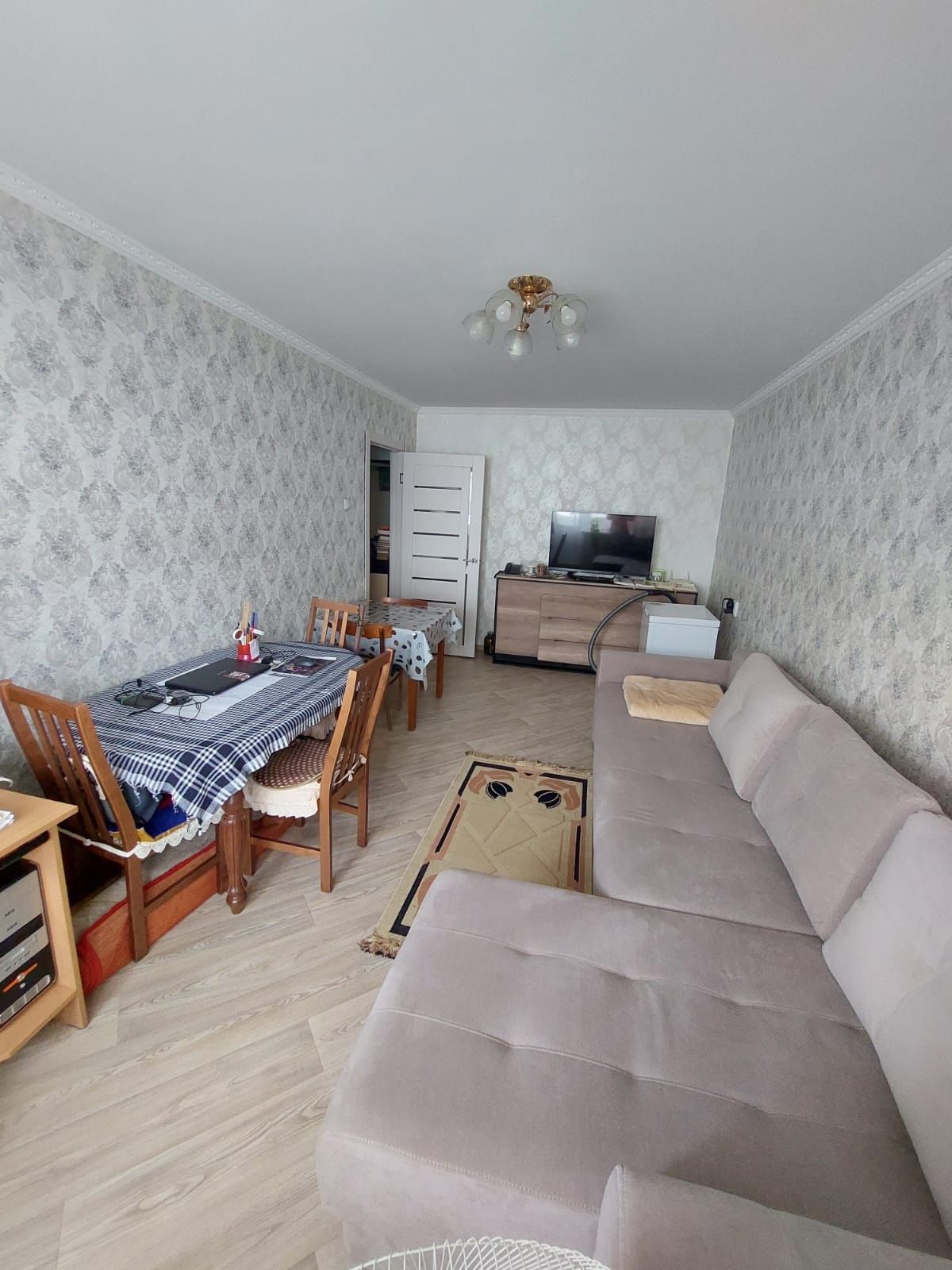 Срочно продам 2 комн кв в районе флагмана