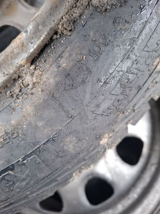 Vand 4 roti unflate opel golf 3 au anvelope 175 65 14 ca noi iarna