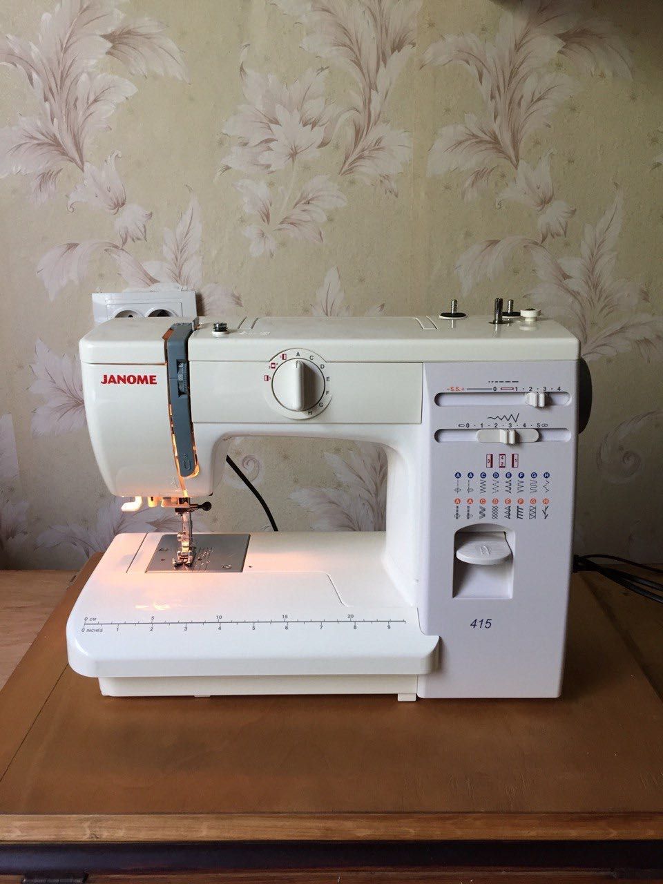 Швейная машина Janome 415