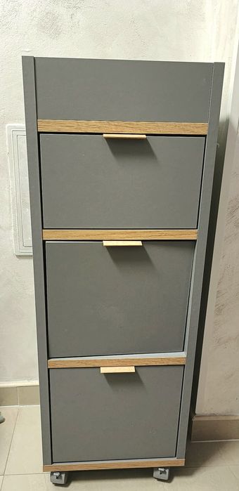 Dulap cu sertar si usi