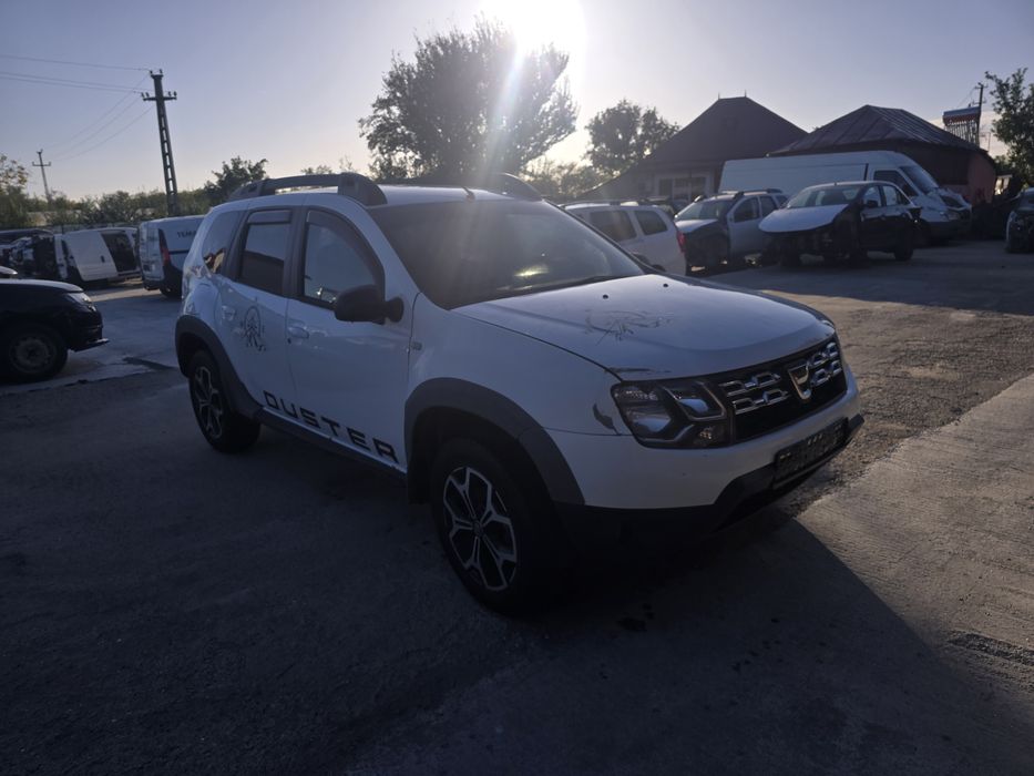 Dezmembrez Dacia Duster 1.5 dci 4x4 2015 volan stanga