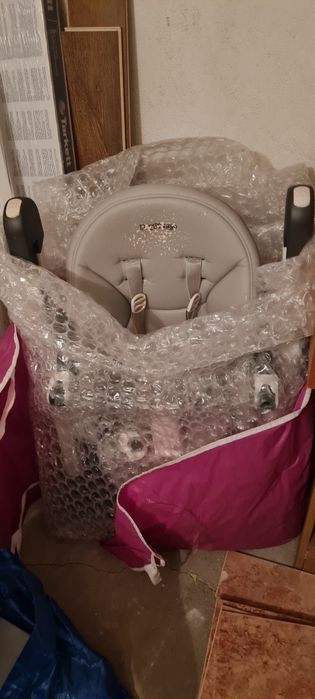 Подарявам: Столче за хранене Peg Perego Follow me