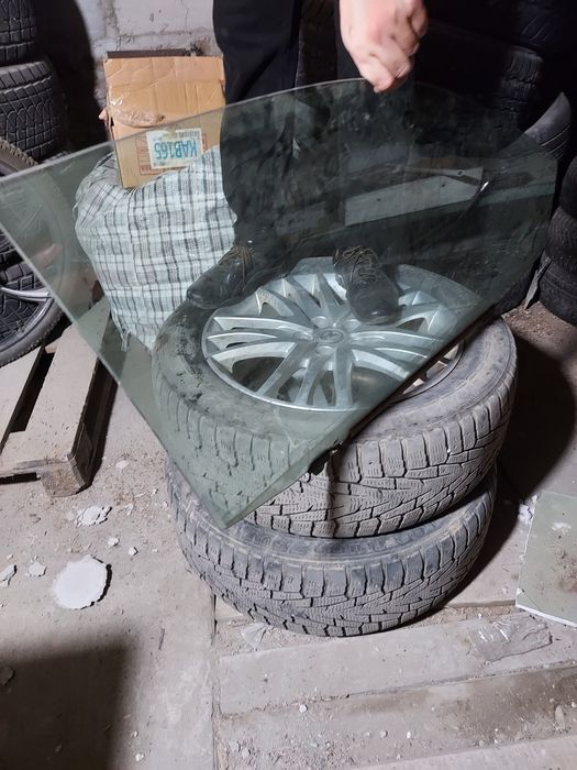 Продам стекло на LEXUS RX 350