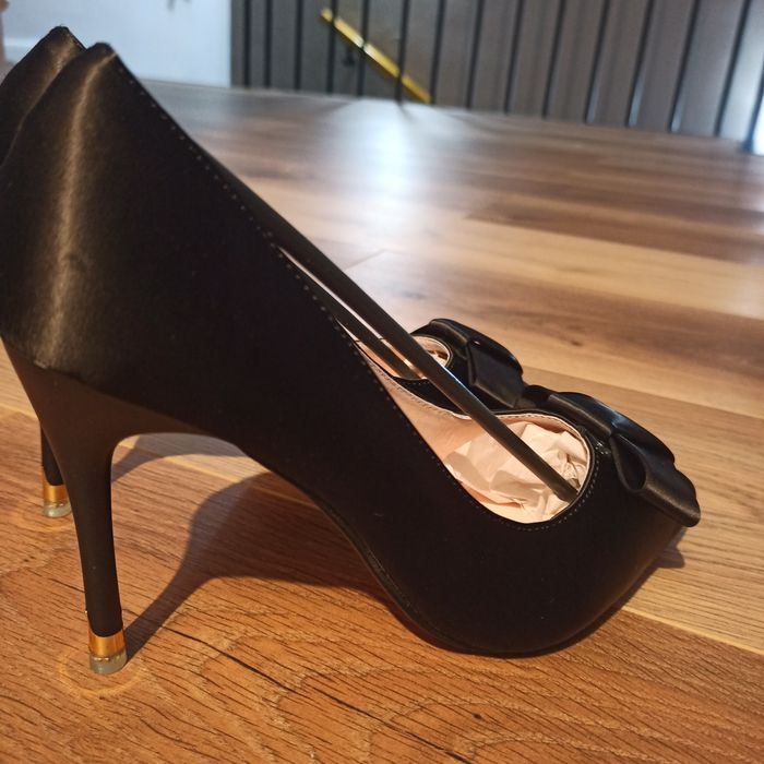 Pantofi noi stiletto