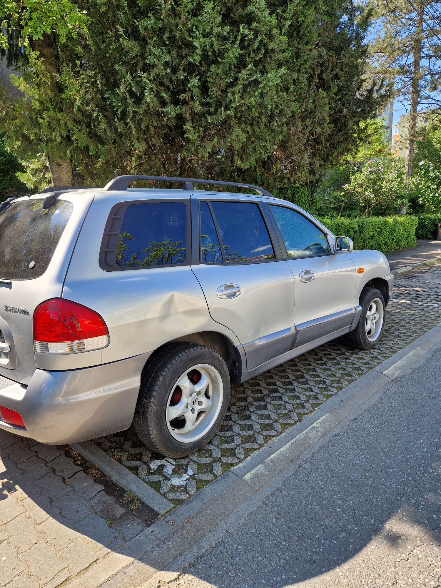 Vând  s-au  schimb  HYUNDAI SANTA FE