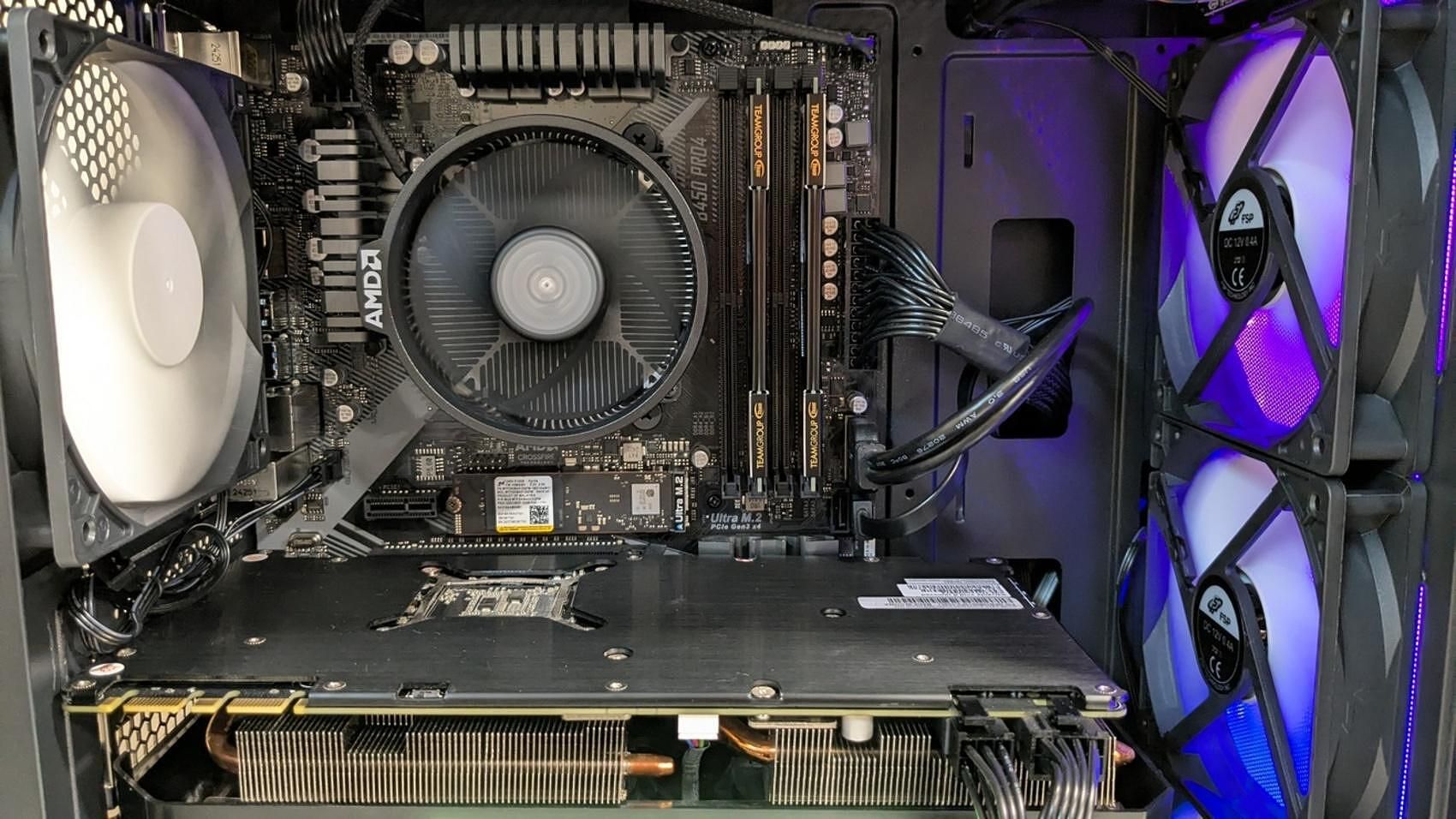 НОВ геймърски Ryzen 5 4500 16GB 512 SSD GTX 1080 8GB реновирана 2 год