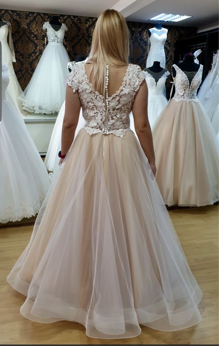 Vand rochie de mireasa nude