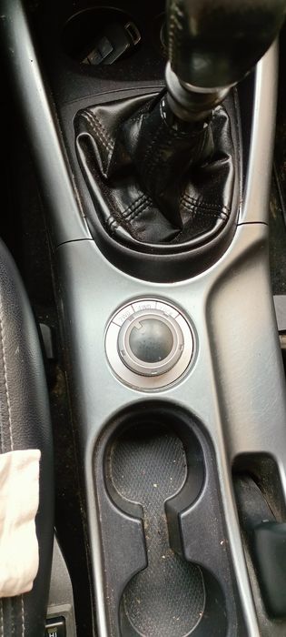 Vând Mitsubishi Outlander 4x4