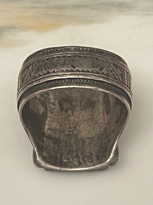 Уникален античен рядьк срьбрен пръстен, камьк
лапис лазули N 7,25