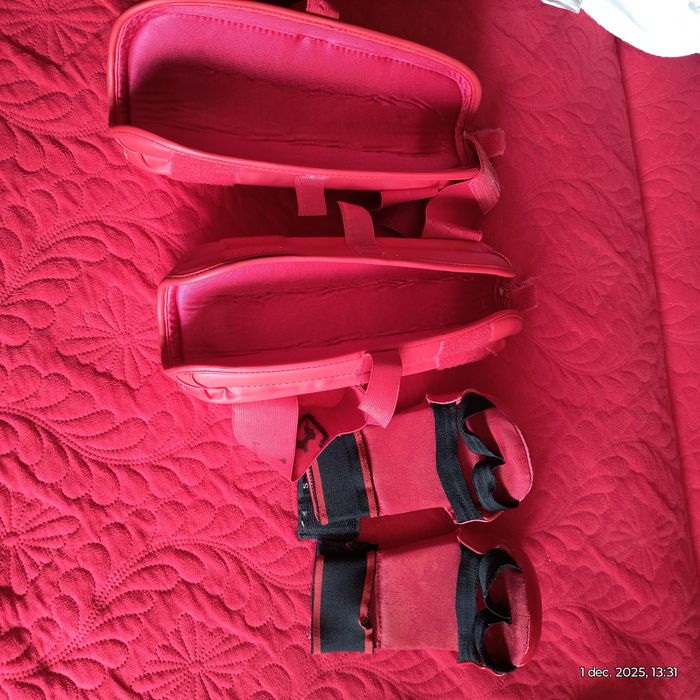 Mănuși și tibiere karate