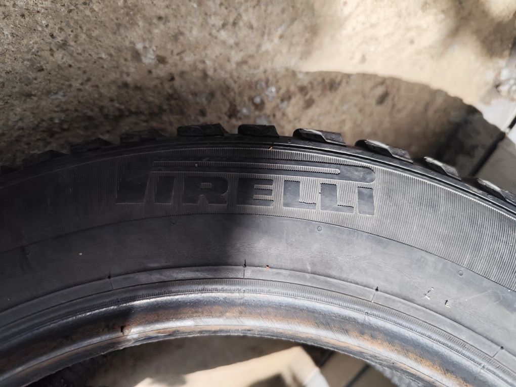 Зимни гуми Pirelli 185 60 15 два броя +4 летни подарък