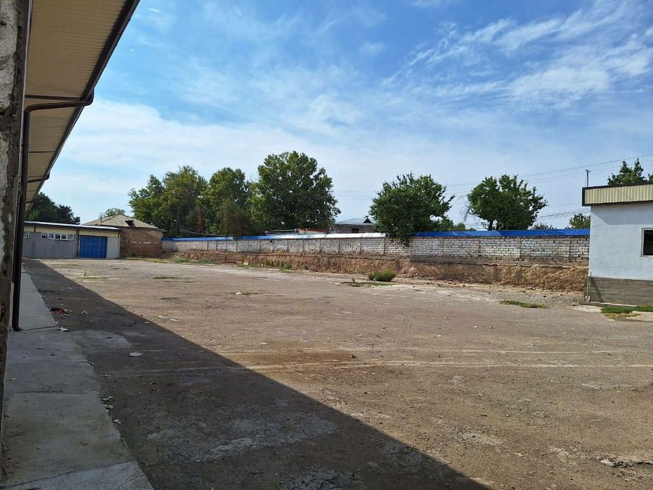 Продаётся 6 400 м² производственная база.